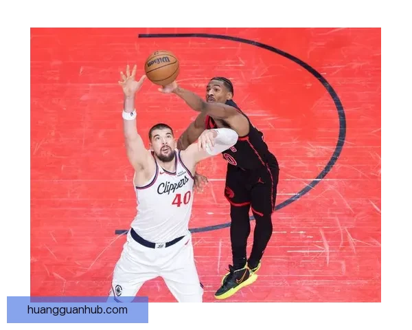 快船大胜猛龙小卡27分带队连胜49场20+ 马瑟林23分加兰24分高光表现